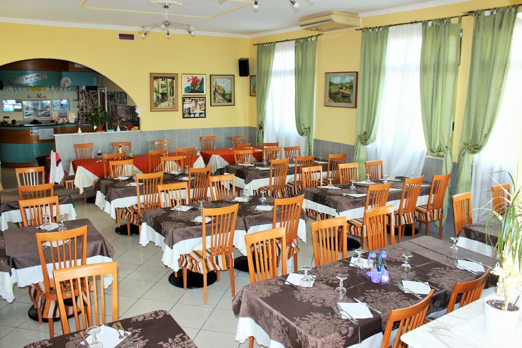 Hotel Lucerna Arma di Taggia Exteriör bild