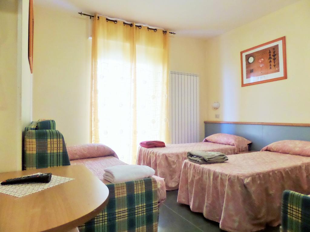 Hotel Lucerna Arma di Taggia Exteriör bild