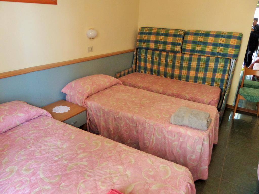 Hotel Lucerna Arma di Taggia Exteriör bild
